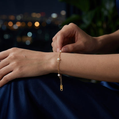Elara Pearl Chain Bracelet
