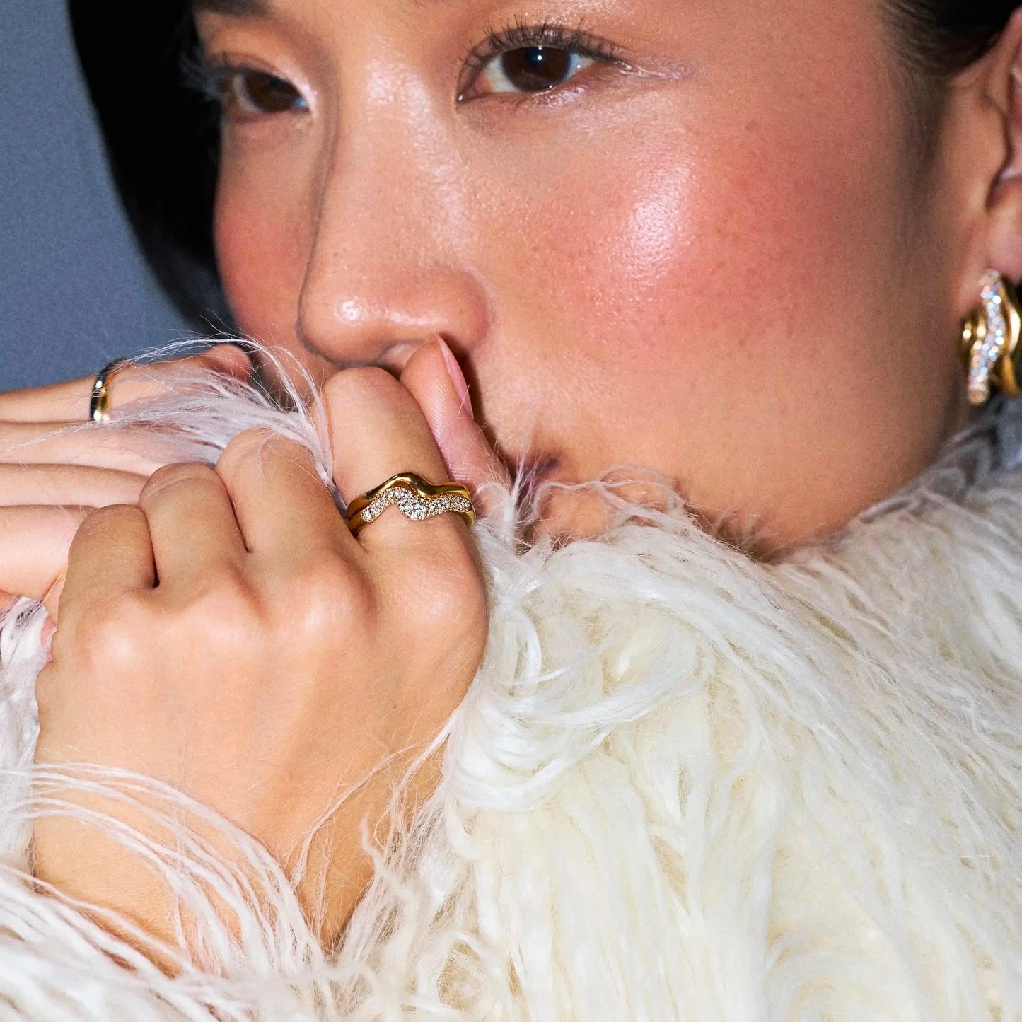 Radiance Curve Ring